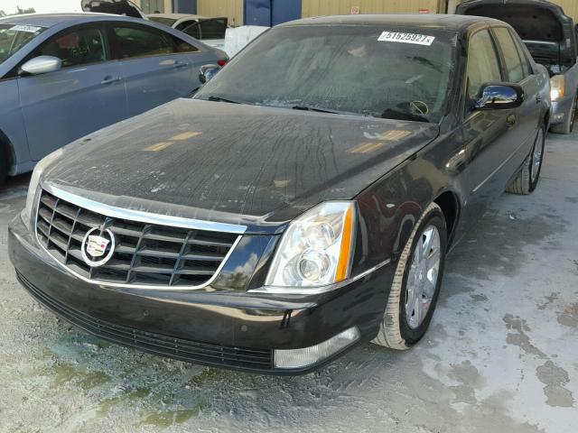 1G6KD579X8U131135 - 2008 CADILLAC DTS BLACK photo 2