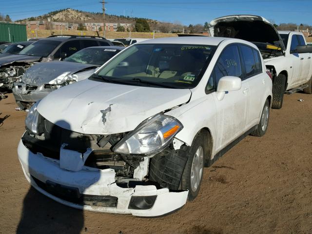 3N1BC1CPXBL482497 - 2011 NISSAN VERSA S WHITE photo 2