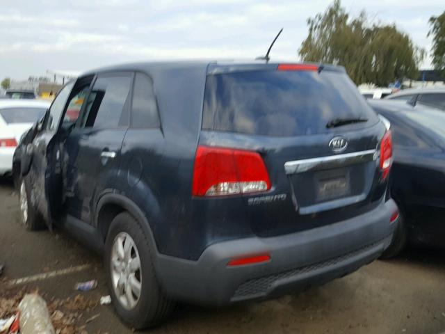 5XYKT3A14BG097645 - 2011 KIA SORENTO BA BLUE photo 3