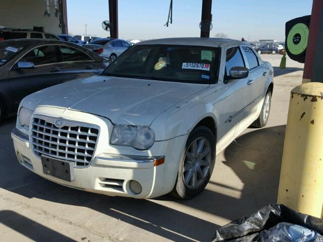 2C3LA63H67H766212 - 2007 CHRYSLER 300C CREAM photo 2