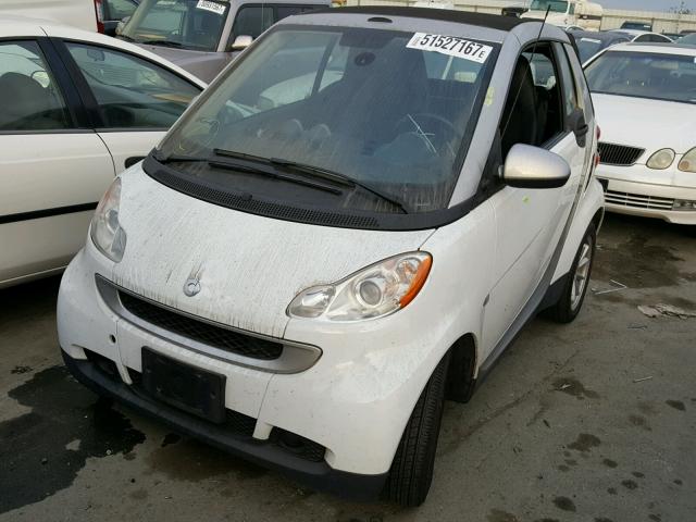 WMEEK31X49K249935 - 2009 SMART FORTWO PAS WHITE photo 2