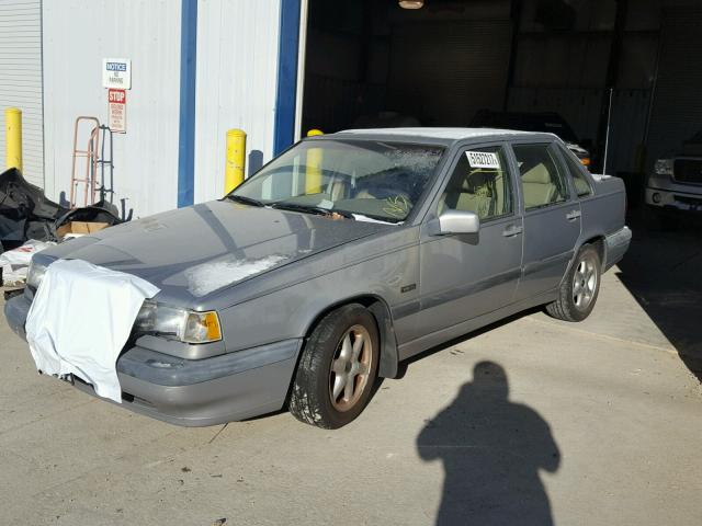 YV1LS5548V1370981 - 1997 VOLVO 850 SILVER photo 2