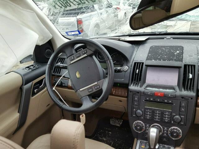 SALFT2BN4AH200333 - 2010 LAND ROVER LR2 HSE TE GRAY photo 9