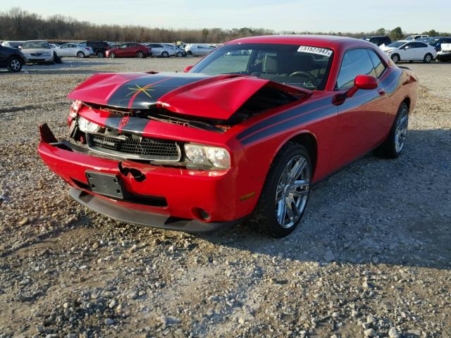 2B3LJ44V99H604809 - 2009 DODGE CHALLENGER RED photo 2