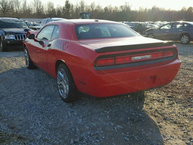 2B3LJ44V99H604809 - 2009 DODGE CHALLENGER RED photo 3