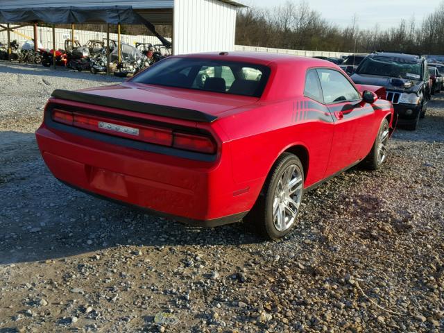 2B3LJ44V99H604809 - 2009 DODGE CHALLENGER RED photo 4