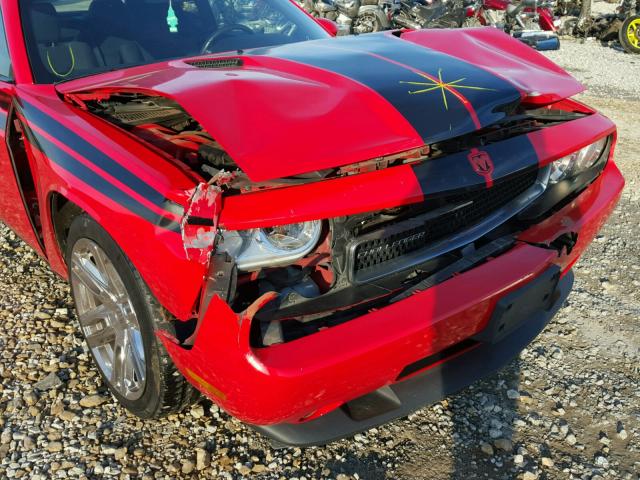 2B3LJ44V99H604809 - 2009 DODGE CHALLENGER RED photo 9