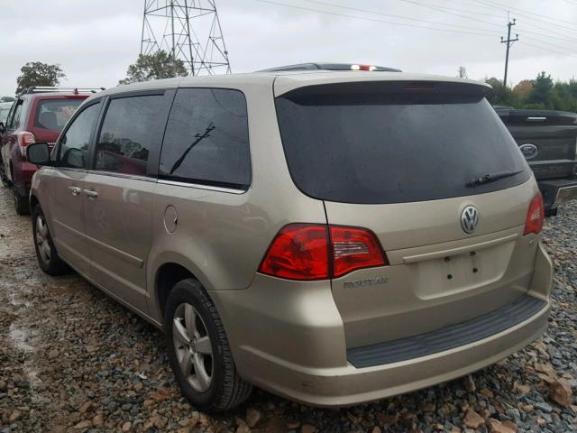 2V8HW54X99R574853 - 2009 VOLKSWAGEN ROUTAN SEL BEIGE photo 3