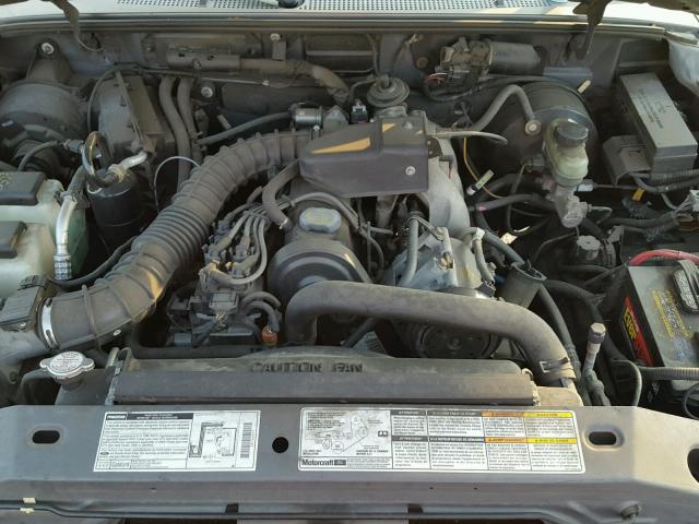 4F4YR12C6YTM26413 - 2000 MAZDA B2500 GRAY photo 7