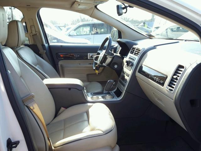 2LMDU88CX8BJ36469 - 2008 LINCOLN MKX WHITE photo 5