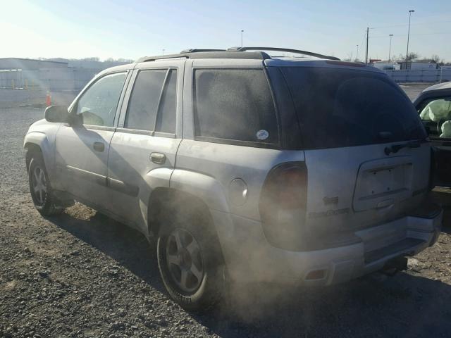 1GNDT13S942140433 - 2004 CHEVROLET TRAILBLAZE SILVER photo 3