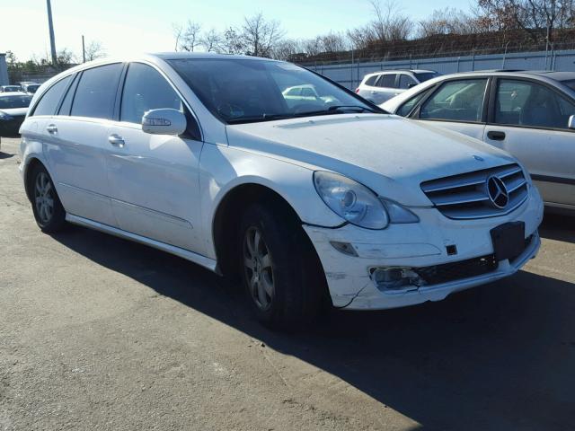 4JGCB65E17A050615 - 2007 MERCEDES-BENZ R 350 WHITE photo 1