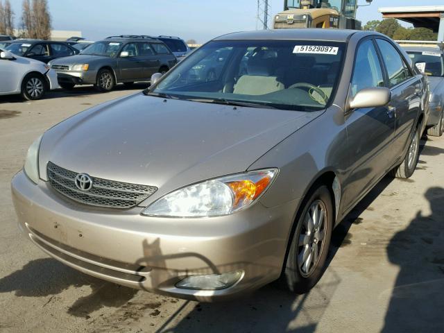 4T1BE30K24U861638 - 2004 TOYOTA CAMRY LE GOLD photo 2