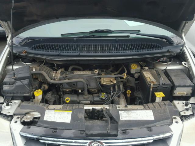 2C4GP64L85R110857 - 2005 CHRYSLER TOWN & COU SILVER photo 7