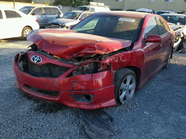 4T1BF3EK8BU679137 - 2011 TOYOTA CAMRY BASE RED photo 2