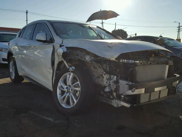 SJKCH5CP9JA045023 - 2018 INFINITI QX30 BASE WHITE photo 1