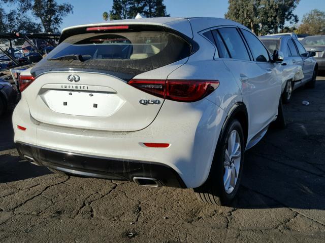 SJKCH5CP9JA045023 - 2018 INFINITI QX30 BASE WHITE photo 4