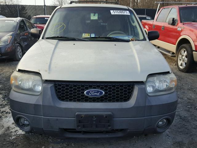 1FMYU93155DA18943 - 2005 FORD ESCAPE XLT GREEN photo 9