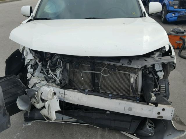 JTEDC3EH5B2003679 - 2011 TOYOTA HIGHLANDER WHITE photo 7