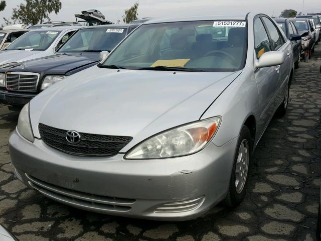 4T1BF30K13U556658 - 2003 TOYOTA CAMRY LE SILVER photo 2