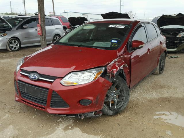 1FADP3K28FL219329 - 2015 FORD FOCUS SE RED photo 2