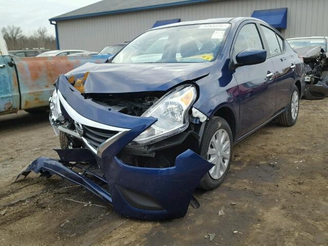 3N1CN7AP7JL817931 - 2018 NISSAN VERSA S BLUE photo 2