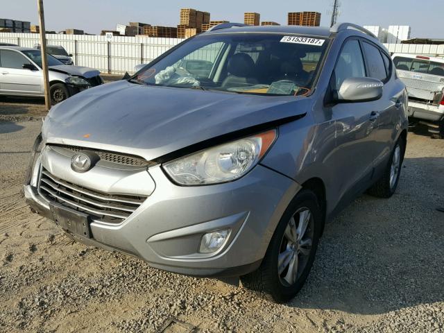 KM8JU3AC3DU557188 - 2013 HYUNDAI TUCSON GLS GRAY photo 2