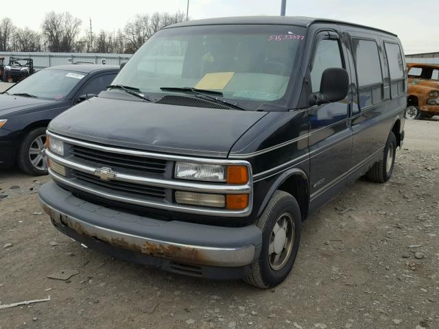 1GBFG15M1Y1101582 - 2000 CHEVROLET EXPRESS G1 BLACK photo 2