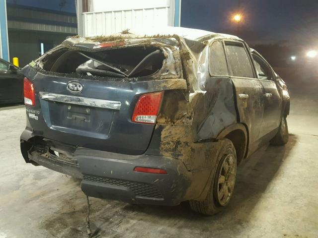 5XYKT4A10BG163839 - 2011 KIA SORENTO BA BLUE photo 4