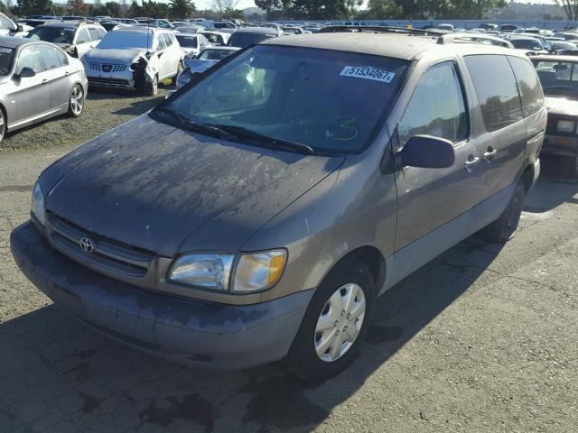 4T3ZF13CXXU112134 - 1999 TOYOTA SIENNA LE GRAY photo 2