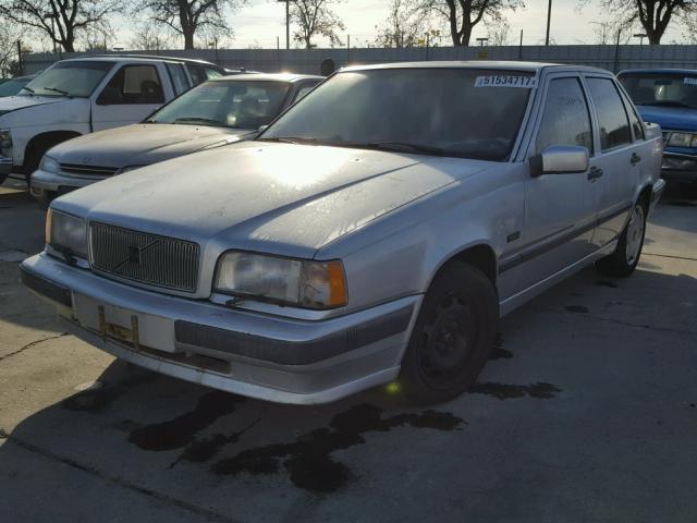 YV1LS5526R2143822 - 1994 VOLVO 850 SILVER photo 2