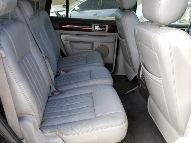 5LMFU27R04LJ21073 - 2004 LINCOLN NAVIGATOR 黑色 照片 6