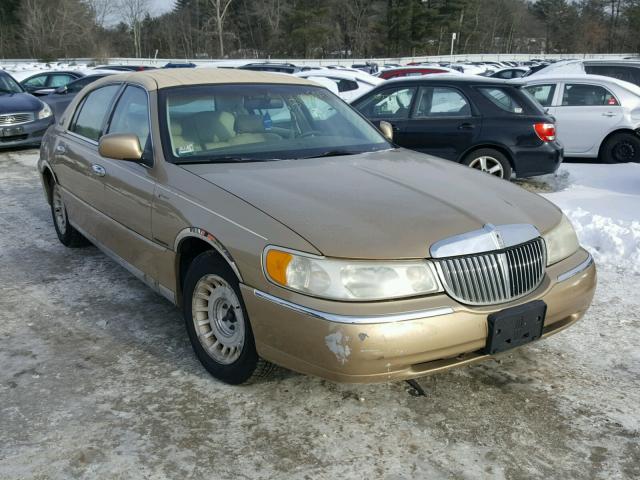 1LNFM81W1WY630535 - 1998 LINCOLN TOWN CAR E GOLD photo 1