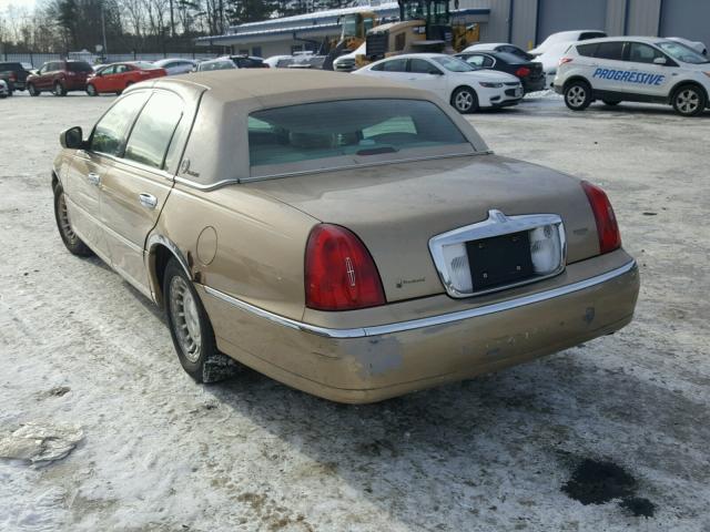 1LNFM81W1WY630535 - 1998 LINCOLN TOWN CAR E GOLD photo 3