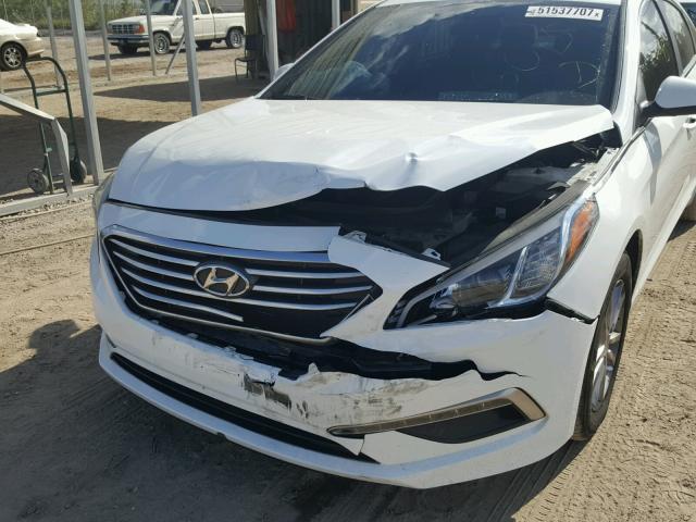 5NPE24AF3FH206015 - 2015 HYUNDAI SONATA SE WHITE photo 9