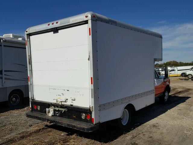 1FDKF37G5TEB09388 - 1996 FORD F350 WHITE photo 4