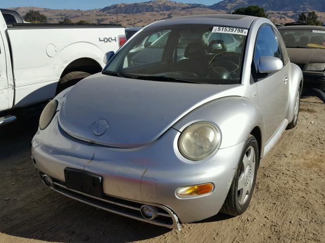 3VWCC21C2YM406652 - 2000 VOLKSWAGEN NEW BEETLE 银色 照片 2