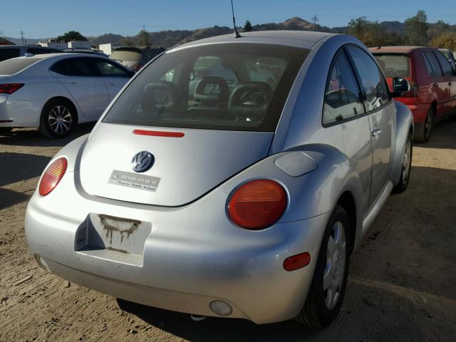 3VWCC21C2YM406652 - 2000 VOLKSWAGEN NEW BEETLE 银色 照片 4