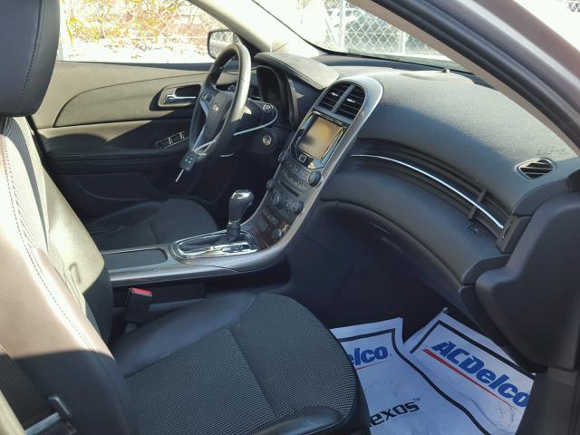 1G11D5RR6DF106875 - 2013 CHEVROLET MALIBU 1LT 银色 照片 5