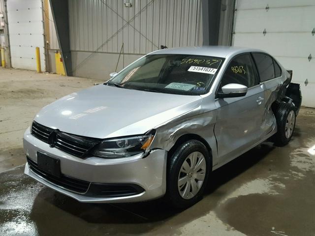 3VWDP7AJ7DM293960 - 2013 VOLKSWAGEN JETTA SE SILVER photo 2