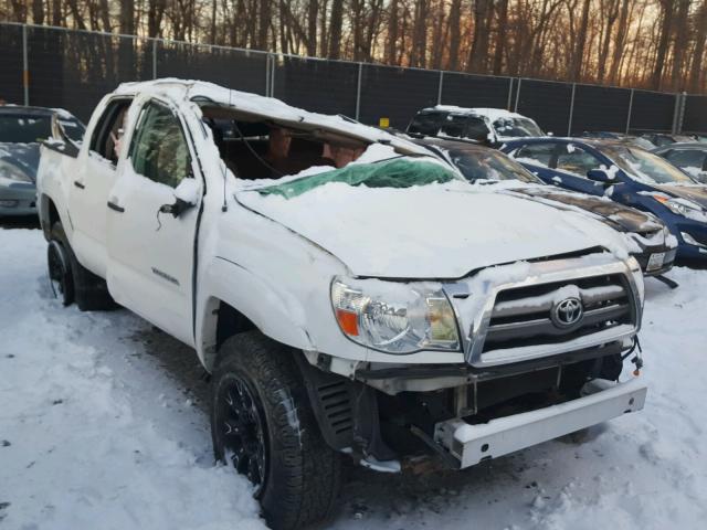 3TMJU62N29M072073 - 2009 TOYOTA TACOMA DOU WHITE photo 1