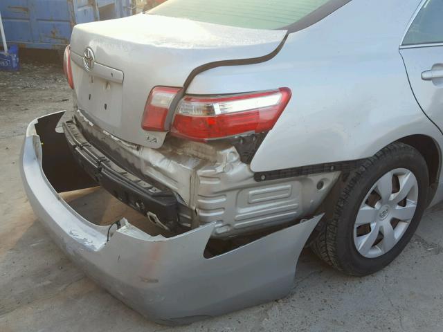 4T1BE46K27U509578 - 2007 TOYOTA CAMRY LE A SILVER photo 9