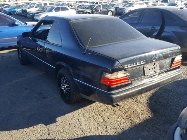 WDBEA51D6LB215195 - 1990 MERCEDES-BENZ 300 CE BLACK photo 3