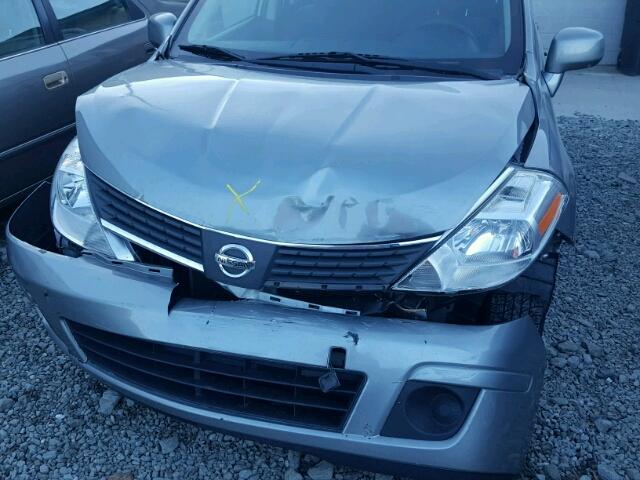 3N1BC13E69L447917 - 2009 NISSAN VERSA S SILVER photo 9