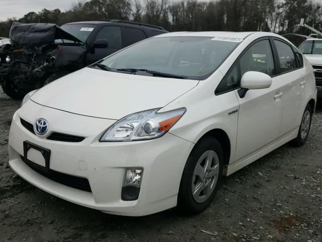 JTDKN3DU0A0025071 - 2010 TOYOTA PRIUS WHITE photo 2