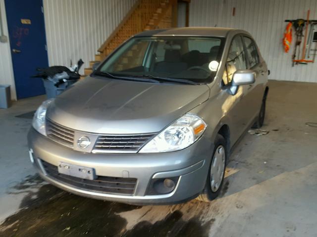 3N1BC11E39L388425 - 2009 NISSAN VERSA S GRAY photo 2