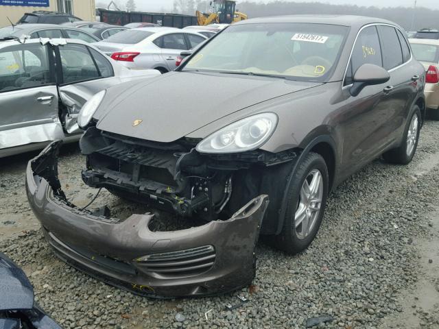 WP1AA2A23DLA02275 - 2013 PORSCHE CAYENNE BROWN photo 2