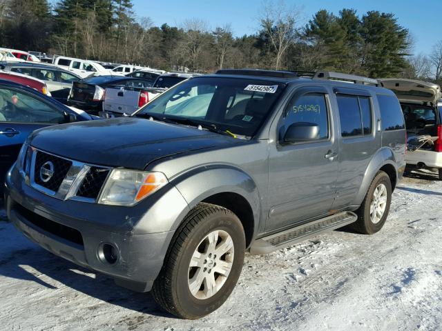 5N1AR18W06C604370 - 2006 NISSAN PATHFINDER GRAY photo 2