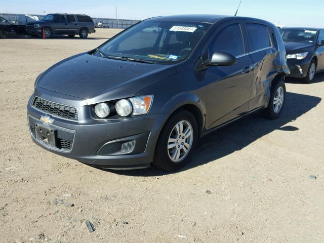 1G1JC6SHXD4125287 - 2013 CHEVROLET SONIC LT GRAY photo 2