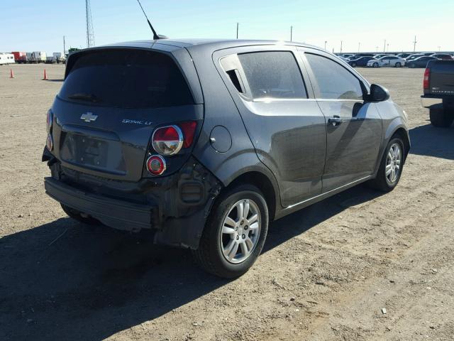 1G1JC6SHXD4125287 - 2013 CHEVROLET SONIC LT GRAY photo 4